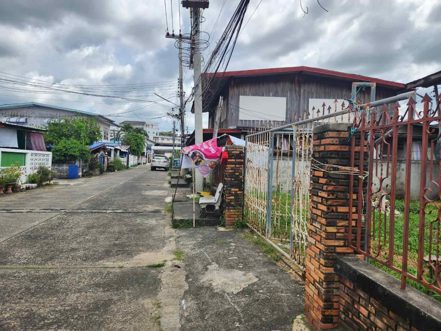 ขายที่ดิน ทำเลดี ซอยกันทรลักษ์ 1 อำเภอวารินชำราบ จังหวัดอุบลราชธานี