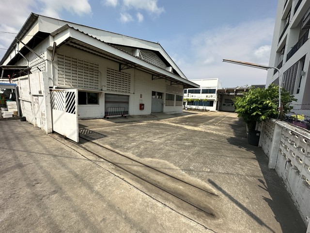 ให้เช่าพื้นที่เป็นโรงงานเก่า 6 ไร่ 3 งาน กว่า 7,700 ตรม. ซอยลาซาล 49 สามารถเป็น โกดัง หรือโรงงานได้ ใกล้เซ็นทรัลบางนา , ไบเทคบางนา  