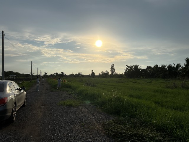 ที่ดินแบ่งขาย คลอง 9 หนองเสือตะวันตก ติดถนนเลียบคลองแอน ทะลุคลอง 8 ได้ สะดวกมาก
