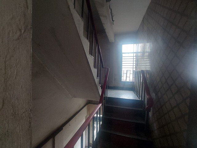 ขายตึกแถว พาหุรัด 5ชั้น 3คูหา เนื้อที่รวม 27 ตร.วา พื้นที่ใช้สอย 380 ตร.ม. ถนนจักรเพชร 