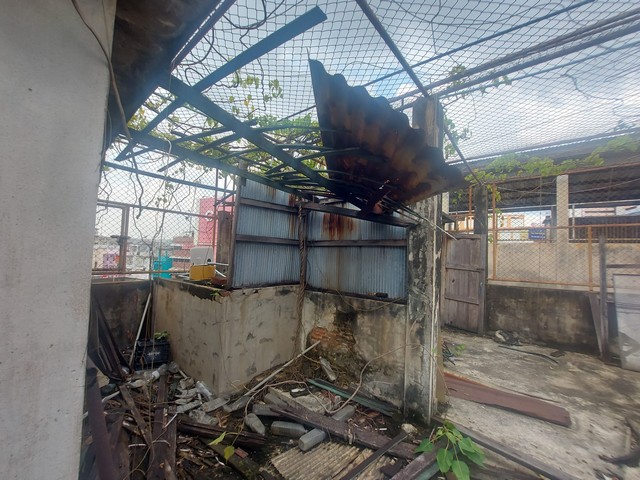 ขายตึกแถว พาหุรัด 5ชั้น 3คูหา เนื้อที่รวม 27 ตร.วา พื้นที่ใช้สอย 380 ตร.ม. ถนนจักรเพชร 