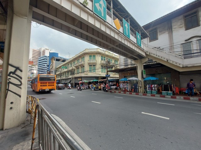 ขายตึกแถว พาหุรัด 5ชั้น 3คูหา เนื้อที่รวม 27 ตร.วา พื้นที่ใช้สอย 380 ตร.ม. ถนนจักรเพชร 