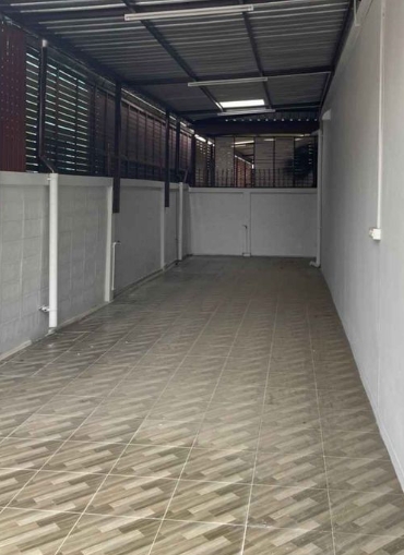 ขายทาวน์โฮม 2 ชั้น หมู่บ้านมหาลาภ โชคชัยสี่  เนื้อที่ 40 ตรว มี 4 นอน 2 น้ำ