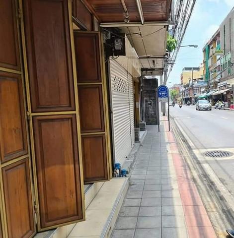 ให้เช่าอาคารพาณิชย์ 3.5 ชั้น ริมถนนอินทามระ ตรงข้ามซอยอินทามระ 57