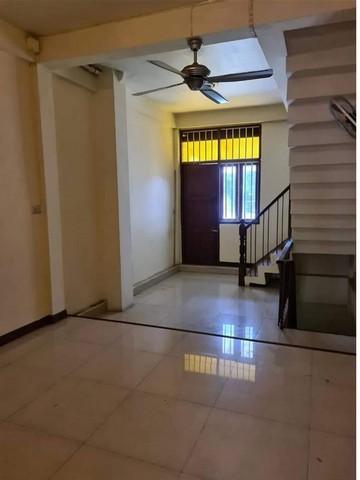 ให้เช่าอาคารพาณิชย์ 3.5 ชั้น ริมถนนอินทามระ ตรงข้ามซอยอินทามระ 57