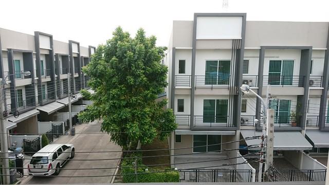 ให้เช่าโฮมออฟฟิศ 3 ชั้น3 ห้องนอน 3 ห้องน้ำ บ้านกลางเมือง สุขุมวิท 77