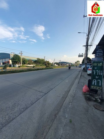 ขายที่ดินสี่เหลี่ยมผืนผ้าถมแล้ว อยู่ห่างจากถนนพหลโยธินเพียง 600 เมตร ซอยเทพกุญชร 22 เนื้อที่ 3 ไร่ ทำเลดี แหล่งชุมชน ติดถนนใหญ่ ใกล้ตลาดไท
