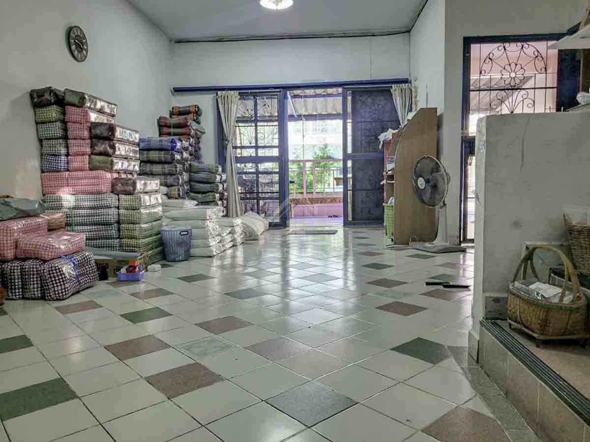 ทาวน์เฮ้าส์ 2 ชั้น พฤกษา 3 ซ.วัดลาดปลาดุก มีพื้นที่ว่างด้านหลัง