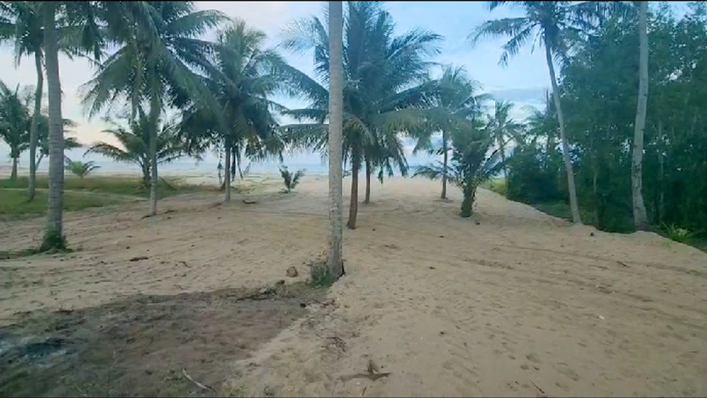 ขายที่ดินติดทะเลหาดละเเม หน้าติดทะเลหลังติดถนน วิวสวยทำเลดี เดินทางสะดวก เพียงไร่ละ 3.5 ล้าน
