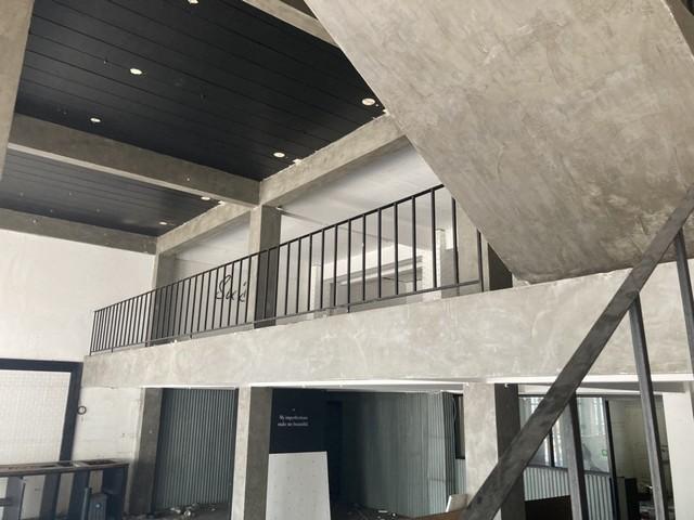 ให้เช่าอาคารพาณิชย์ 4 ชั้น 3 คูหา ทะลุกัน บนเนื้อที่ 1 ไร่ ติดถนนใหญ่ลาดปลาเค้า ทำเลดี 