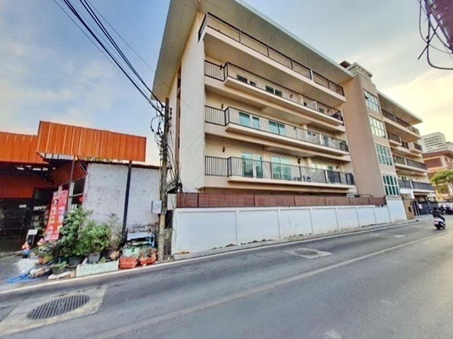 ปรีดี พนมยงค์27-33 BTS เอกมัย ให้เช่าอพาร์ทเม้นท์5 ชั้น เหมาะทำร้านอาหาร สำนักงาน 218ตรว. 2,208ตรม 28นอน .
