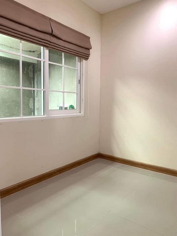 ขายทาวน์เฮ้าส์ 2 ชั้น ขนาดใหญ่ 21.2 ตรว. 4 ห้องนอน โกลเด้น ทาวน์ 2 บางนา-สวนหลวง โซนหน้าโครงการ ใกล้คลับเฮ้าส์ 
