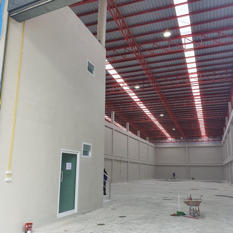  ให้เช่าโกดัง 700 ตารางเมตร ถนนกว้าง 13 เมตร ใกล้ปากซอย ถนนบางปลา จังหวัด สมุทรสาคร