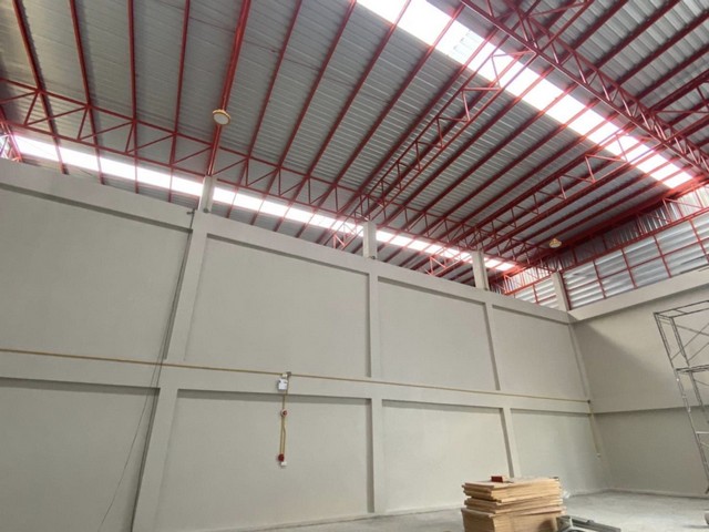  ให้เช่าโกดัง 700 ตารางเมตร ถนนกว้าง 13 เมตร ใกล้ปากซอย ถนนบางปลา จังหวัด สมุทรสาคร