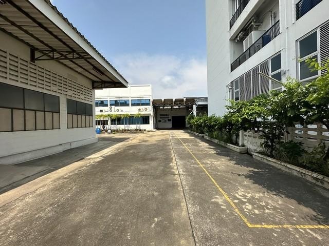 POR3427 ให้เช่า พื้นที่ เป็นโรงงานเก่า สุขุมวิท 105 ซอยลาซาล49 สามารถเป็น โกดัง หรือโรงงานได้ ใกล้เซ็นทรัลบางนา  ไบเทคบางนา 