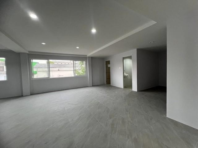 POR3426 ให้เช่า โฮมออฟฟิศ 4 ชั้น ซอยอ่อนนุช 70-1 ใกล้รถไฟฟ้าสถานีศรีนุช สร้างใหม่ พื้นที่ 900 ตรม. 