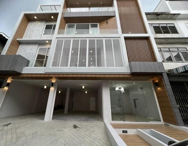 POR3426 ให้เช่า โฮมออฟฟิศ 4 ชั้น ซอยอ่อนนุช 70-1 ใกล้รถไฟฟ้าสถานีศรีนุช สร้างใหม่ พื้นที่ 900 ตรม. 