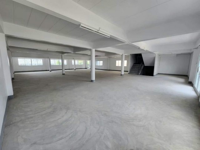 ขายโกดังพร้อมสำนักงาน เนื้อที่ 100 ตรว. พื้นที่ประมาณ 700 ตรม. บางบอน 3