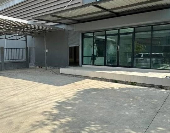 ให้เช่าโกดังโรงงาน พื้นที่ 645 ตรม. ซอยคิงคอง เทพารักษ์ ใกล้กรมศุลกากรบางเสาธง 
