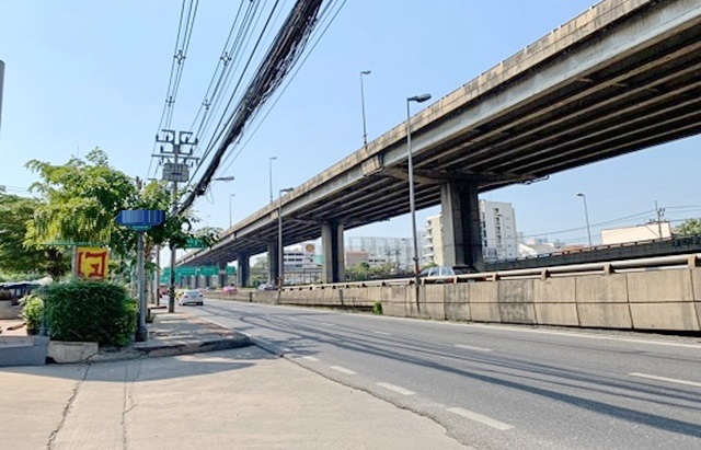 เซ็นทรัล ปิ่นเกล้า! ใหม่ตรงปก บรมราชชนนี29-45 MRT สิรินธร 1005 ตรม ให้เช่าโชว์รูม  มีลิฟท์ อ.พาณิชย์ 4.5ชั้น 3คูหา 62ตรว. 