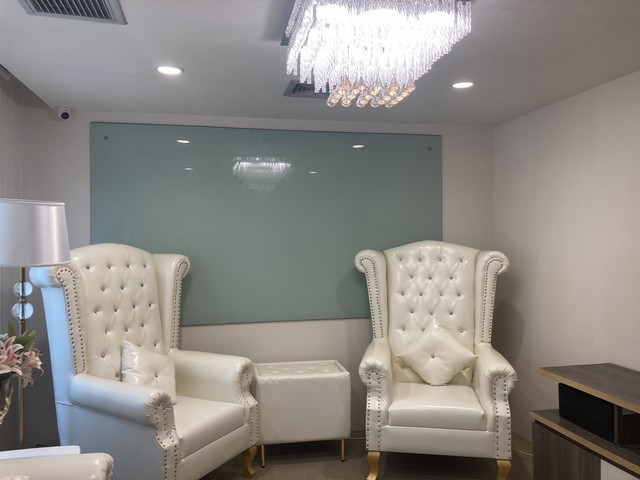 ขายโฮมออฟฟิศ ตกแต่งสวยพร้อมเฟอร์นิเจอร์   ย่านเลียบด่วน เอกมัยรามอินทรา ถ.นวลจันทร์  5 ชั้น มีลิฟท์ และโกดังเก็บสินค้า