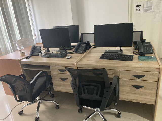 ขายโฮมออฟฟิศ ตกแต่งสวยพร้อมเฟอร์นิเจอร์   ย่านเลียบด่วน เอกมัยรามอินทรา ถ.นวลจันทร์  5 ชั้น มีลิฟท์ และโกดังเก็บสินค้า