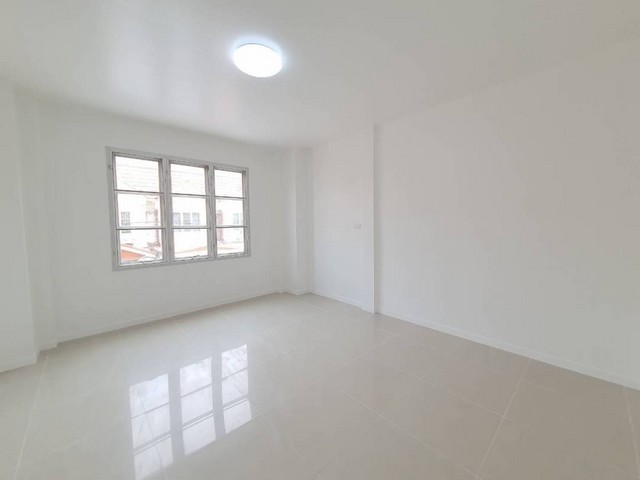 หมู่บ้านเหนือฟ้าโฟร์ ลดแสน จาก 1,790,000 บาท เหลือเพียง 1,690,000 บาท เท่านั้น 