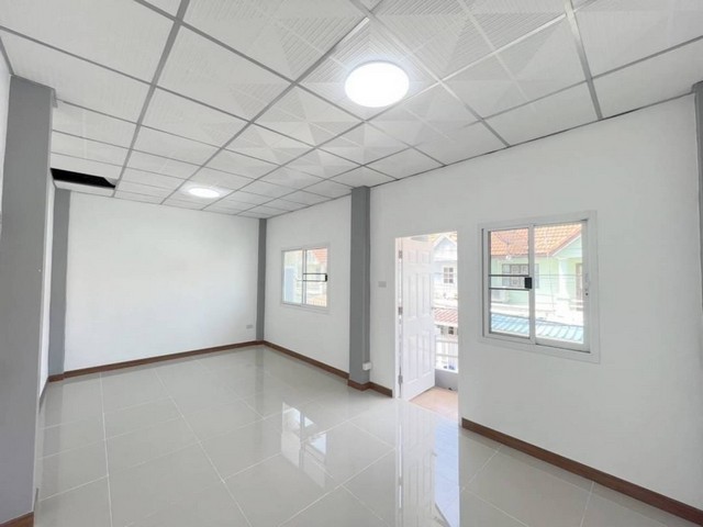 ทาวน์เฮ้าส์2ชั้น บัวทอง4 77/249 ซ.4/3ทิศใต้ บางคู่รัด บางบัวทอง นนทบุรี