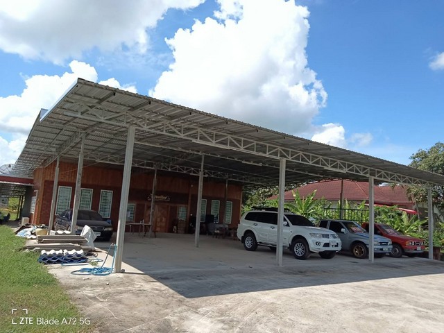 ขายด่วน ที่ดินสวย 7 ไร่ พร้อมสิ่งปลูกสร้าง  ติดถนนหลัก ใกล้แยกถนนเทศบาล 2 .ปราสาท จ.สุรินทร์  ZE571