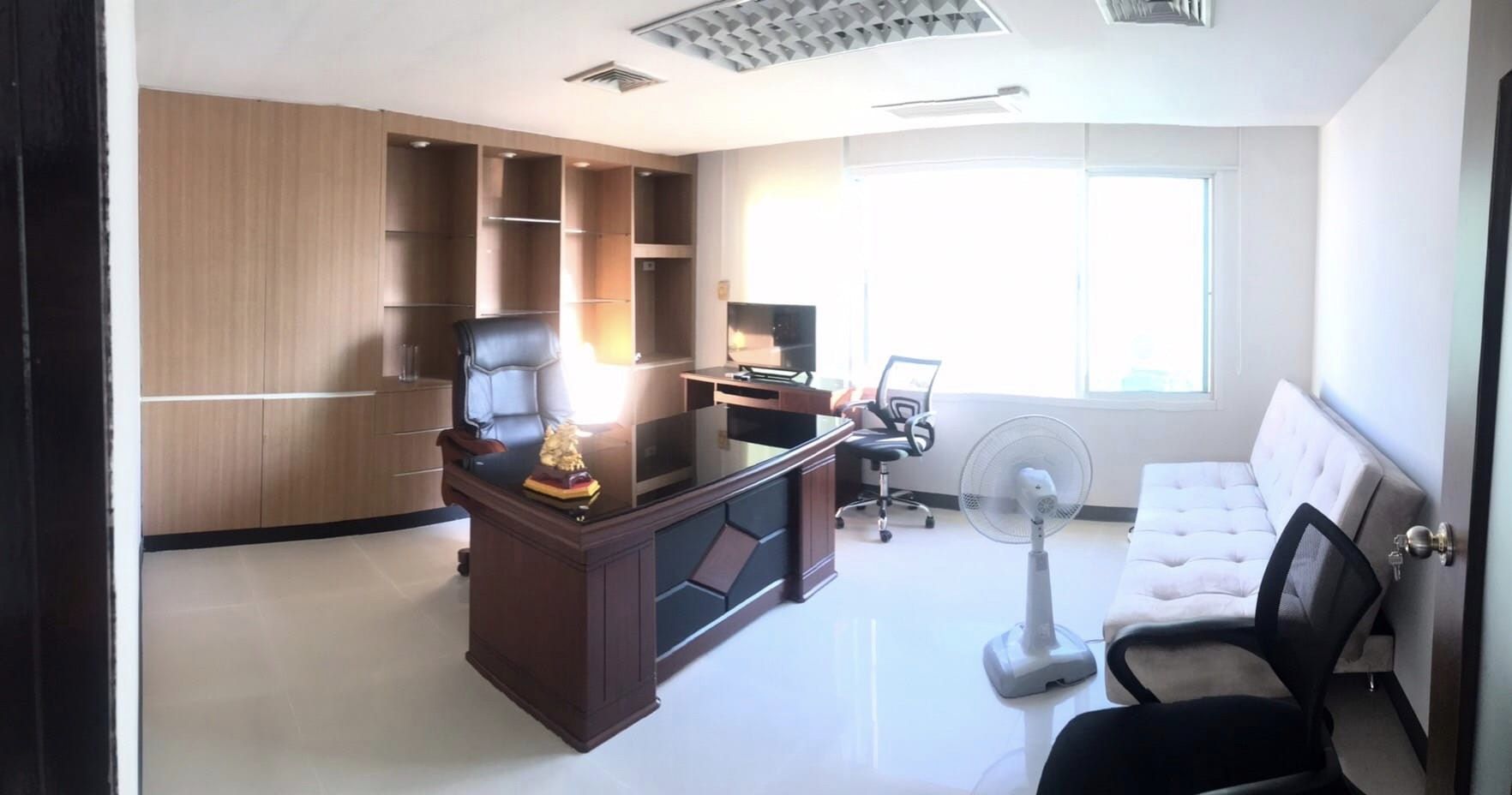 ขายอาคารสำนักงาน 5 ชั้น 790 ตรม. พร้อมลิฟท์ ถนนนวลจันทร์29 ใกล้เลียบด่วน เกษตรนวมินทร์ รวมเฟอร์นิเจอร์ พร้อมใช้งาน ที่จอดรถเยอะ 