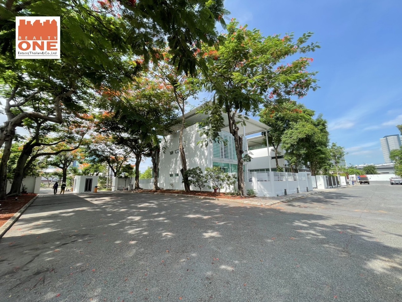 ขายที่ดิน 200 ตรว. / แบ่งขายได้ ( โครงการ ศรีนครินทร์พาร์ค ) ทำเล ศรีนครินทร์