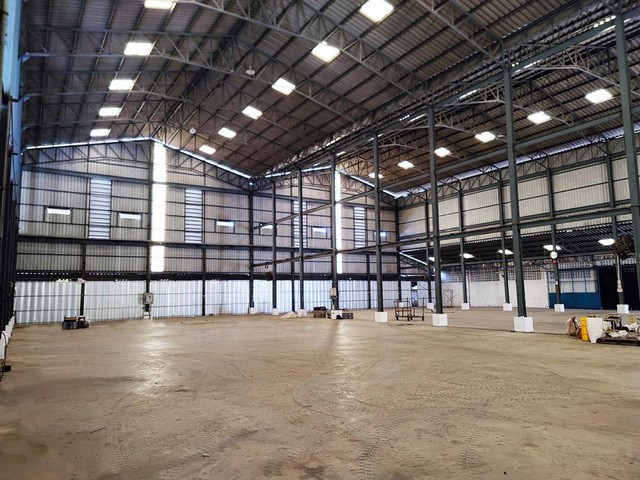 รหัส MAY142ให้เช่าโกดัง 1,900 ตารางเมตร พร้อมออฟฟิศ ติดถนนเศรษฐกิจ1 ถนน 6 เลน ย่านอ้อมน้อย ใกล้แยกเพชรเกษม 