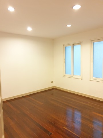 S2461 ให้เช่าและขายทาวน์โฮม 4 ชั้นครึ่ง ซอยลาดพร้าว 18  ทะลุซอยวิภาวดี 20 ย่านลาดพร้าว