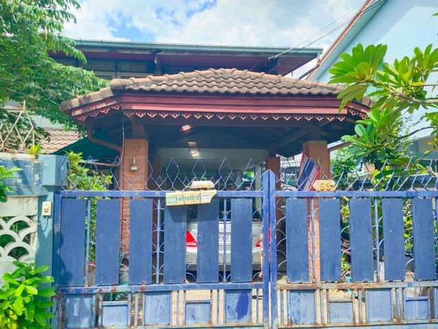 ขายบ้านเดี่ยว 2 ชั้น พระรามเ 9 ซอย 41  หมู่บ้านเสรี 2 รามคำแหง 24 เนื้อที่ 82 ตารางวา 4 ห้องนอน 3 ห้องน้ำ ใกล้เดอะไนท์พระราม9 