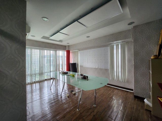 ขายอาคารพาณิชย์  :  บี สแควร์ พระราม 9-เหม่งจ๋าย กรุงเทพมหานคร