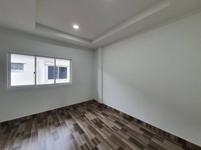 ทาวน์เฮาส์ 2 ชั้น หมู่บ้าน เมืองประชา ซอย หทัยราษฎร์ 37 คลองสามวา กรุงเทพฯ 