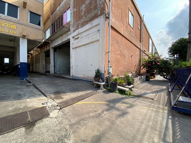 ขายโรงงานพร้อมอาคารสำนักงาน 6 ชั้น เนื้อที่ 2 ไร่ 3 งาน มีใบอนุญาติ รง.4 ซอยกิ่งแก้ว ถนนบางพลี-กิ่งแก้ว