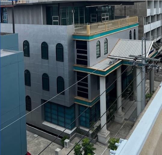 C3959 ให้เช่าอาคาร 4 ชั้น พื้นที่ 1800 ตรม พร้อมลิฟท์ ริมถนนย่านพระราม 9 ใกล้เดอะไนน์ ที่จอดรถ 10 คัน เหมาะทำออฟฟิศ คลินิคความงาม