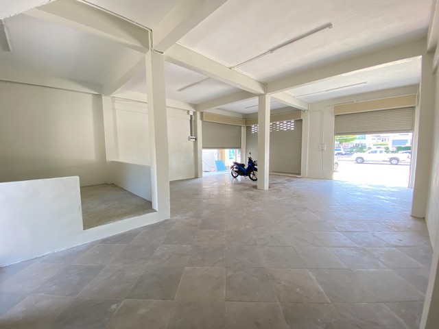 ขายอาคารพาณิชย์ 4 ชั้น รวมดาดฟ้า 2 คูหา ติดถนนใหญ่ถ.บรมราชชนนี