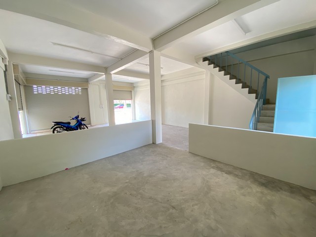 ขายอาคารพาณิชย์ 4 ชั้น รวมดาดฟ้า 2 คูหา ติดถนนใหญ่ถ.บรมราชชนนี