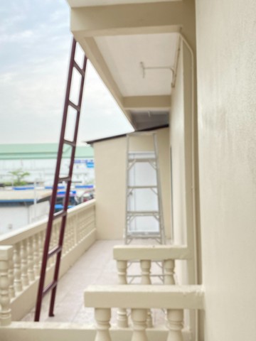 ขายอาคารพาณิชย์ 4 ชั้น รวมดาดฟ้า 2 คูหา ติดถนนใหญ่ถ.บรมราชชนนี