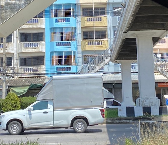 ขายถูกอาคารพาณิชย์ 4.5 ชั้น 1 คูหา ติดถนนใหญ่พุทธมณฑลสาย 4