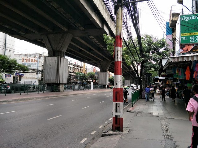 ขายอาคารพาณิชย์ 5 ชั้น พร้อมผู้เช่า ริมถนนรามคำแหง 27 ใกล้ MRT สถานีรามคำแหง