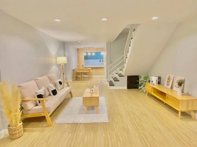 บ้านใกล้รถไฟฟ้า สไตล์มินิมอล หมู่บ้านพระปิ่น3 ขนาด 17 ตรว.