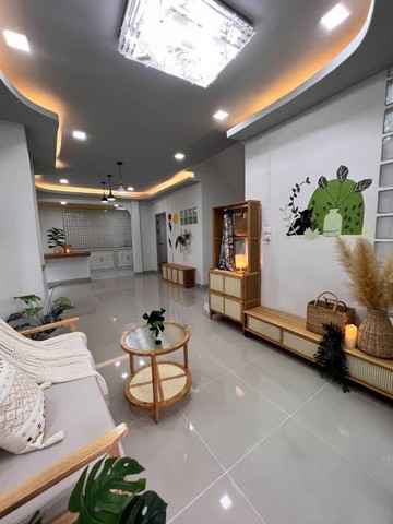 หมู่บ้านวรารักษ์ รังสิต คลอง3 หน้าบ้าน​หันทางทิศ​เหนือ​