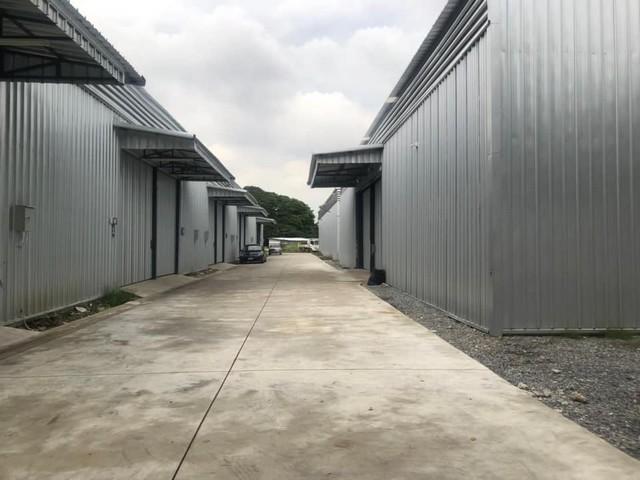 ให้เช่าโกดังพร้อมใช้ ย่านเพิ่มสิน-วัชรพล ติดถนนเพิ่มสิน พื้นที่โกดัง 150 -900 ตรม. ทำเลดี ใกล้แหล่งชุมชน ไม่ไกลจากทางด่วน 