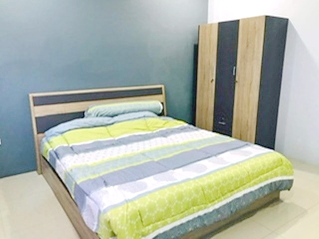 เฟอร์พร้อมอยู่ 26ตรว. บ้านหัวมุมใหม่ จันทบุรี  ตลาดพึ่งจิต 156ตรม. 2นอน 2น้ำ 2จอดรถ 3แอร์ ตลาดเจริญสุข ม.รำไพพรรณี ให้เช่า หรือขาย 