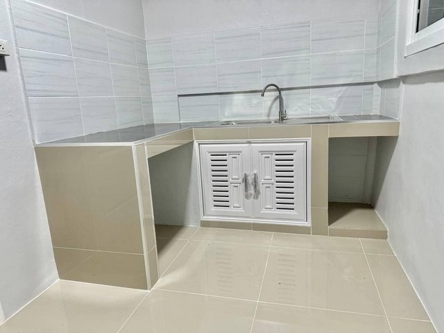 หมู่บ้านนริศา  หลังบ้านไม่ติดใคร  ทาวน์เฮ้าส์ 2 ชั้น  ตกเเต่งใหม่พร้อมอยู่ 