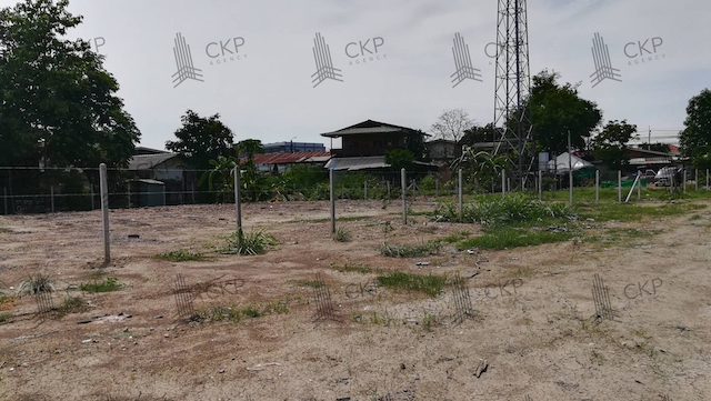 ขาย ที่ดินเปล่าพร้อมบ้านเล็ก 1 หลัง ทำเลดี ใกล้ถนนใหญ่หลายเส้น ใกล้หน่วยงานราชการ ใกล้ห้างสรรพสินค้า ต.ลำโพ อ.บางบัวทอง นนทบุรี