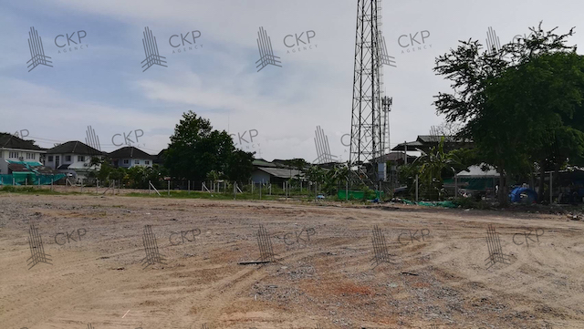 ขาย ที่ดินเปล่าพร้อมบ้านเล็ก 1 หลัง ทำเลดี ใกล้ถนนใหญ่หลายเส้น ใกล้หน่วยงานราชการ ใกล้ห้างสรรพสินค้า ต.ลำโพ อ.บางบัวทอง นนทบุรี